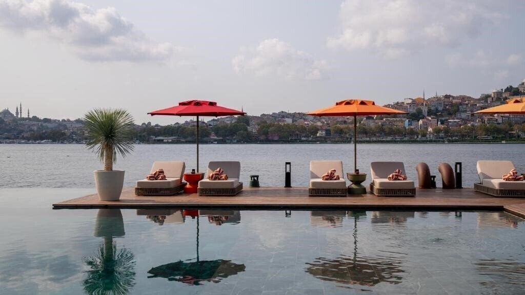 Территория Rixos Tersane Istanbul 5*