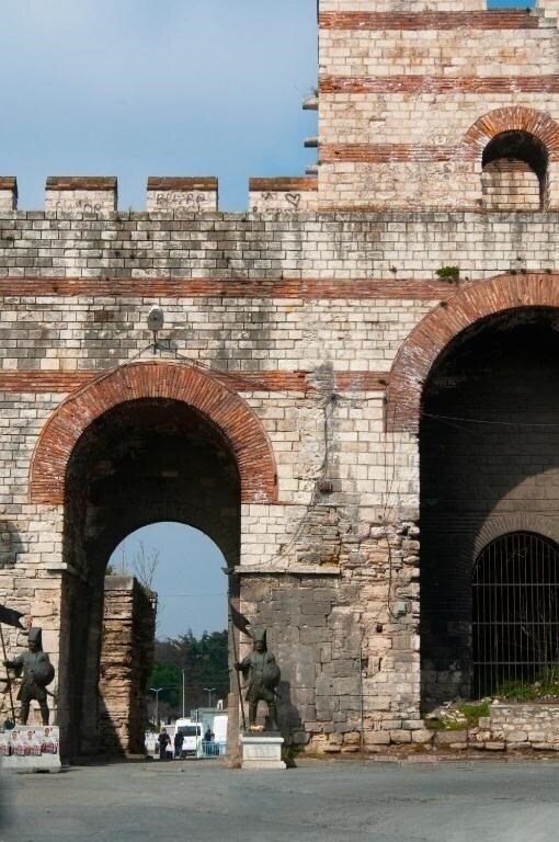 Территория Istanbul Efes Hotel 3*