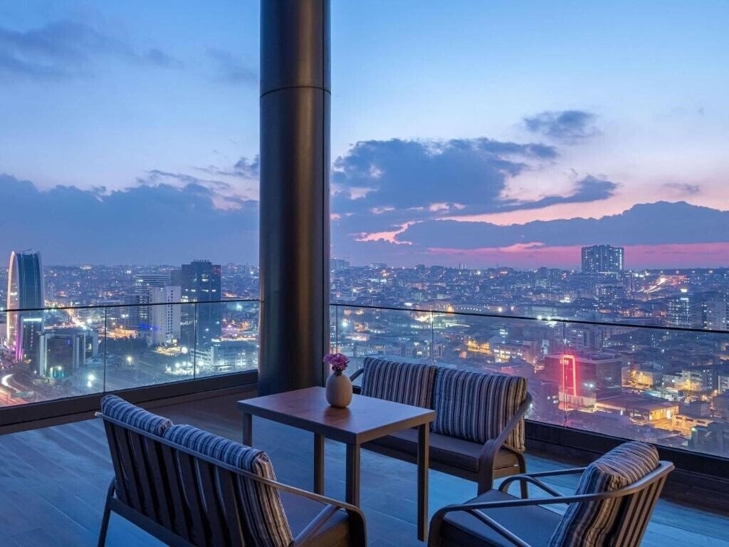 Апартаменты Mövenpick Living Istanbul West 5*