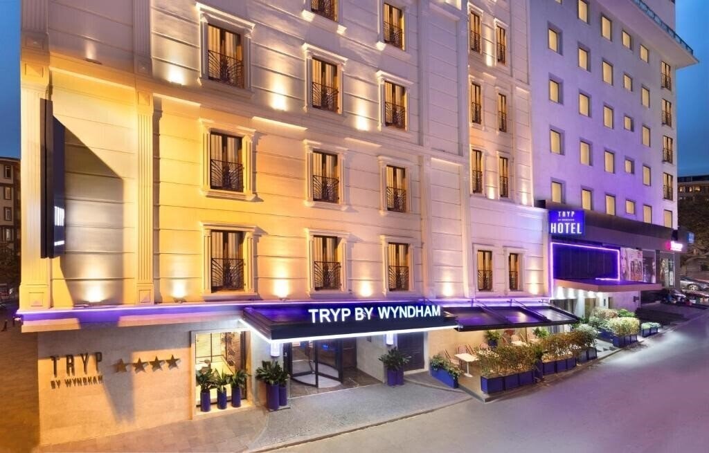 Отель Tryp By Wyndham Istanbul Sisli 4*