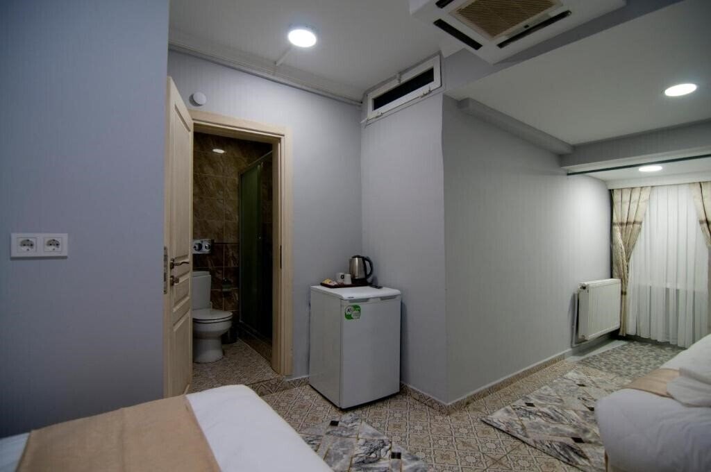 Панорама Istanbul Palace Hotel 2*