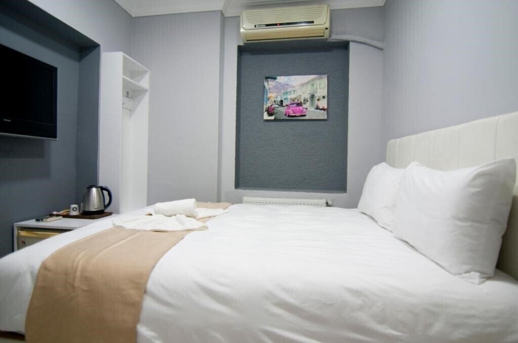 Вид Istanbul Palace Hotel 2*