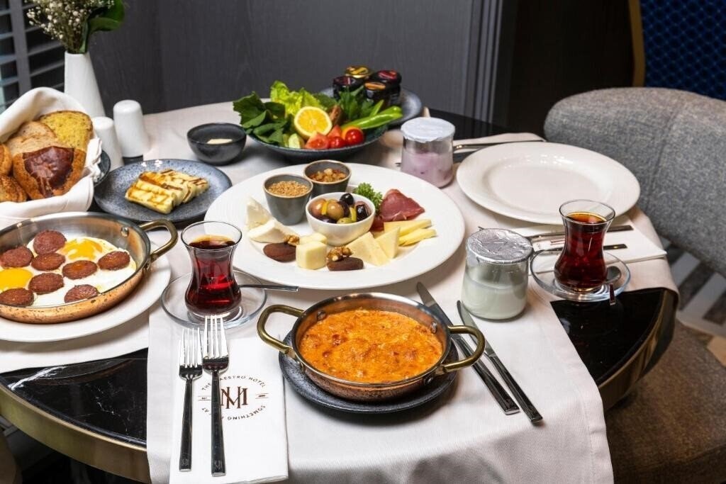 Апартаменты The Maestro Hotel 4*