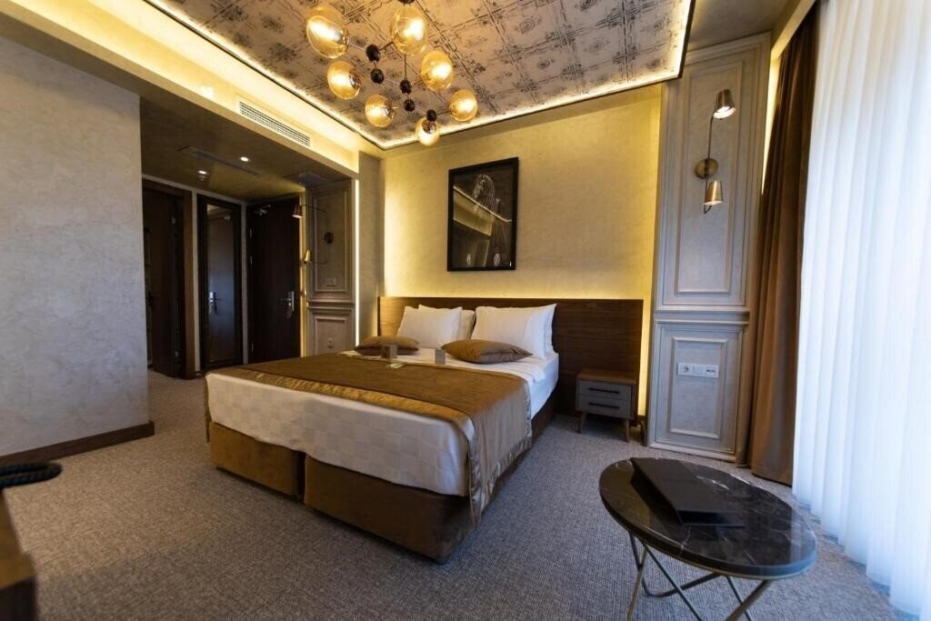 Апартаменти Tonight Hotel Port 3*