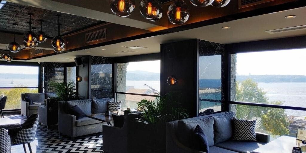 Готель Tonight Hotel Port 3*