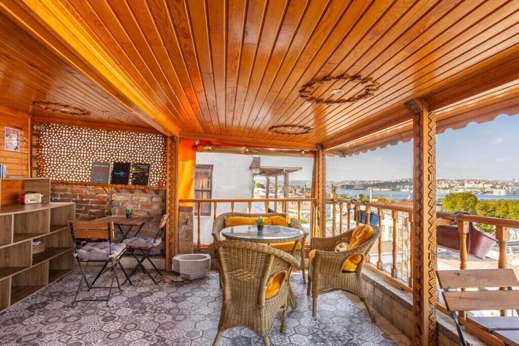 Апартаменты Astra Boutique Hotel 5*