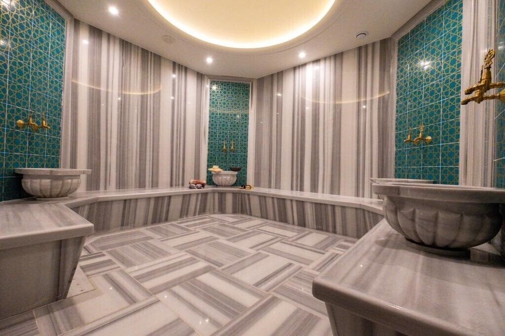 Фотография New Inn Hotel Old Town Special 3*