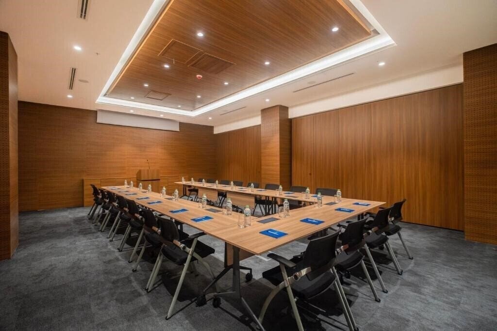 Вид New Inn Hotel Old Town Special 3*