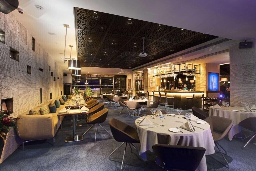 Вид DoubleTree by Hilton Istanbul Gayrettepe (ex. DoubleTree by Hilton Istanbul Esentepe, Biz Cevahir Hotel Istanbul) 5*