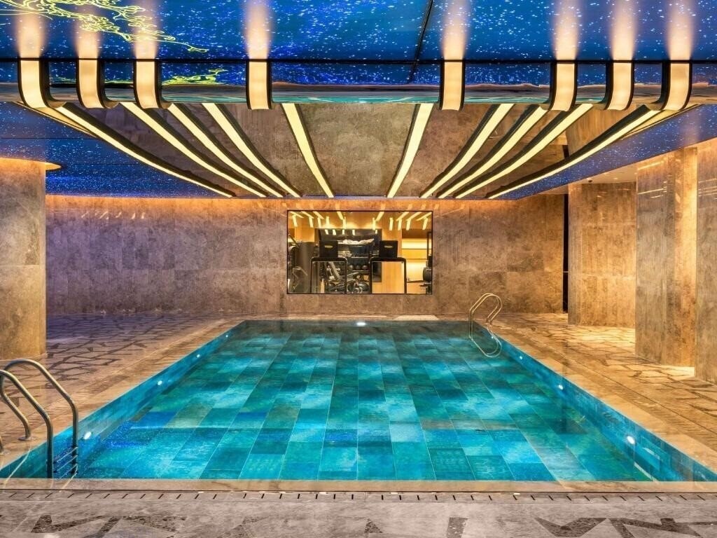 Апартаменти Movenpick Hotel Istanbul Marmara Sea 5*