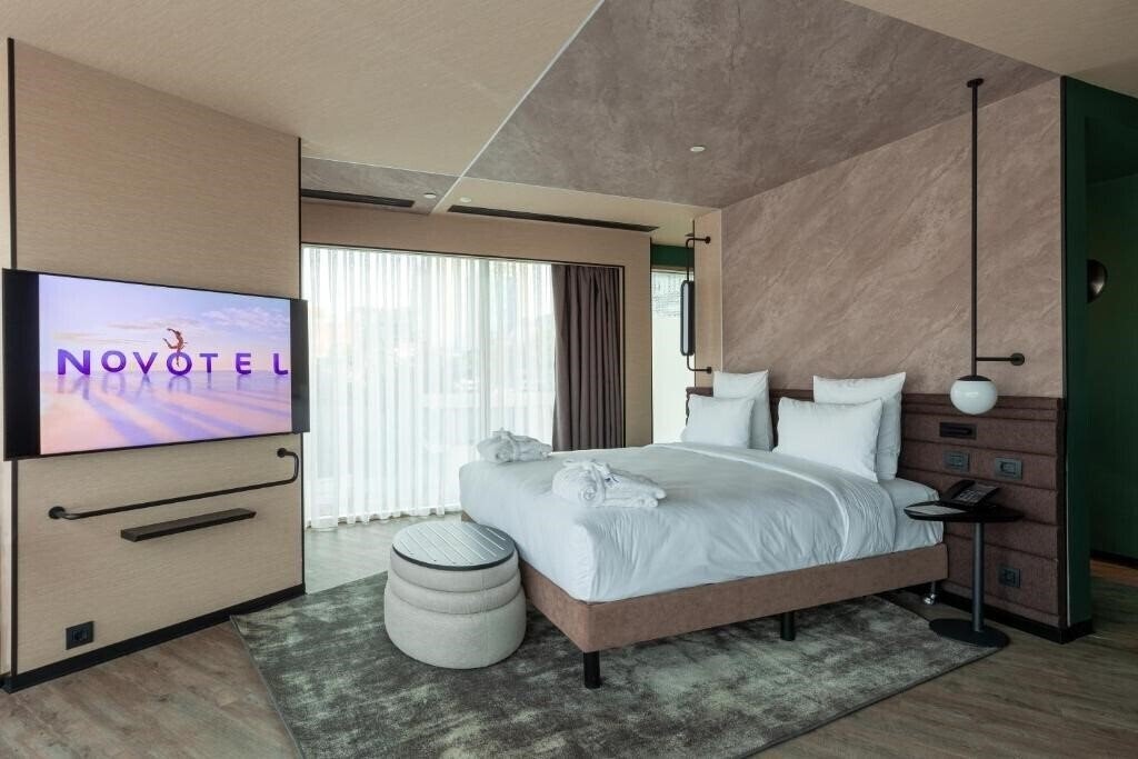 Территория Novotel Istanbul Bomonti 5*