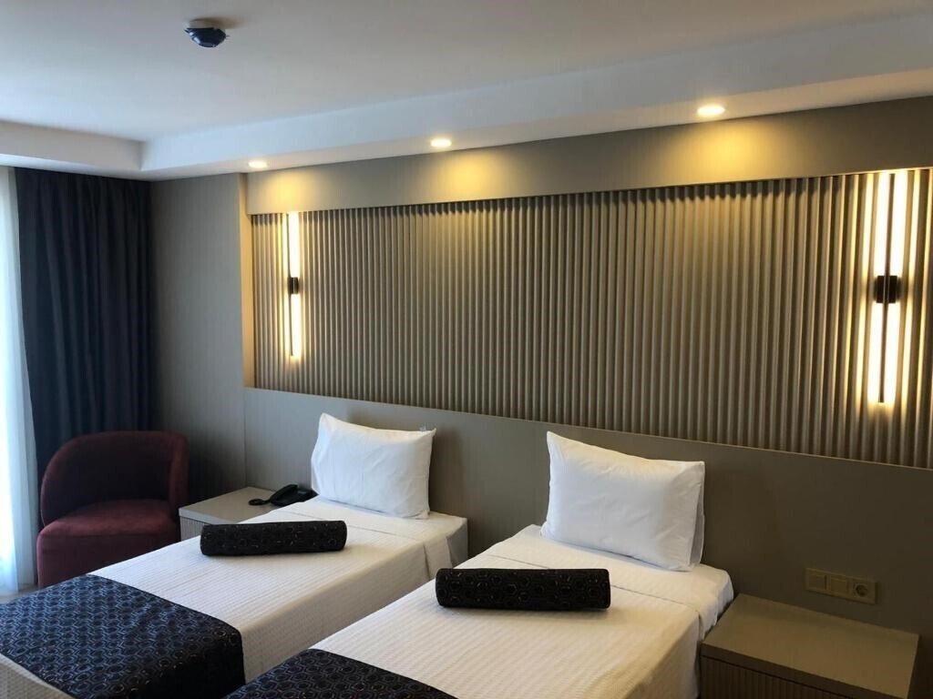 Панорама Grand Iska Hotel 4*