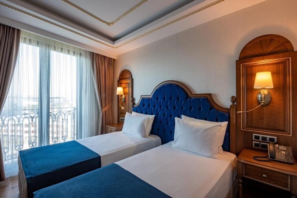 Территория BVS Bosphorus Hotel Pera (ex. Nova Plaza Pera, Nova Plaza Pera Hotel & Hamam) 4*