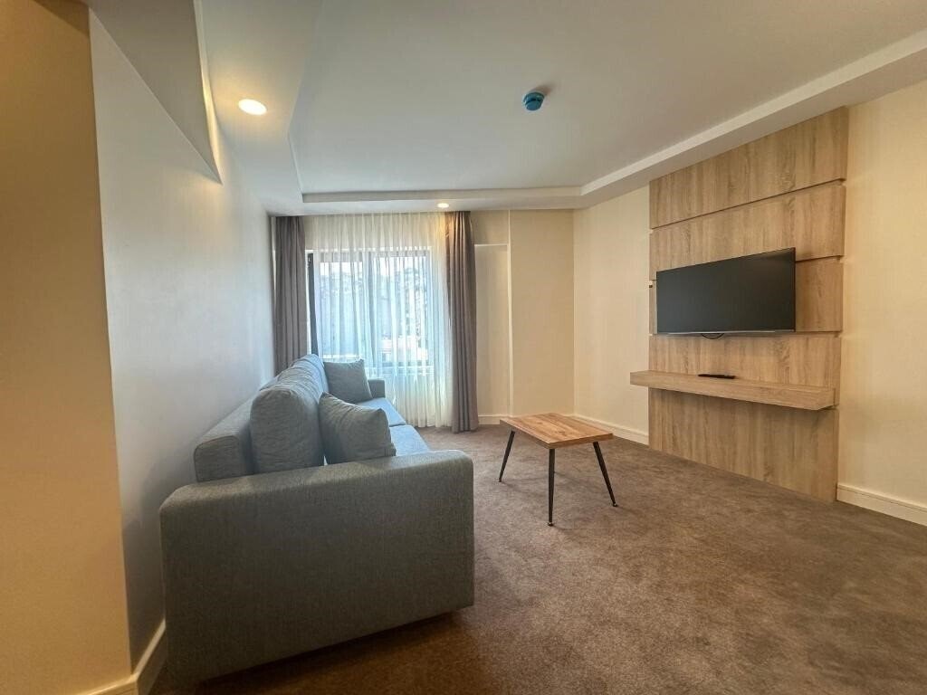 Панорама Roys Hotel & Suites 4*