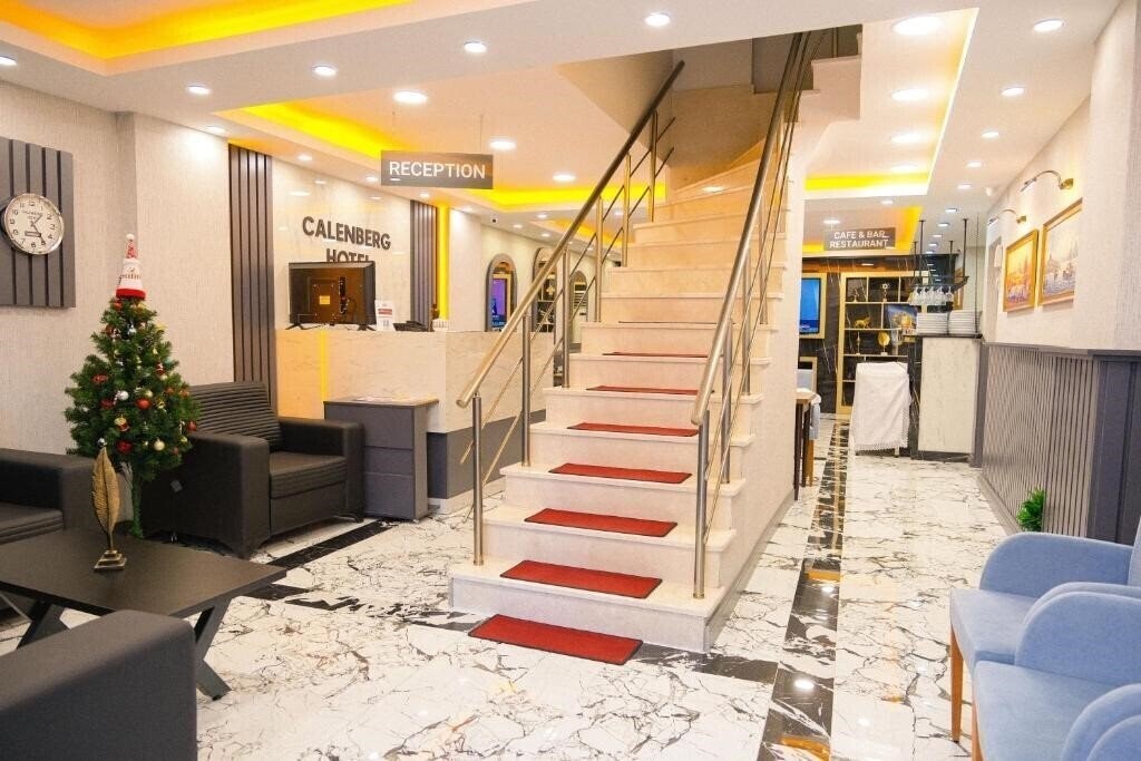 Апартаменти Calenberg Hotel 3*