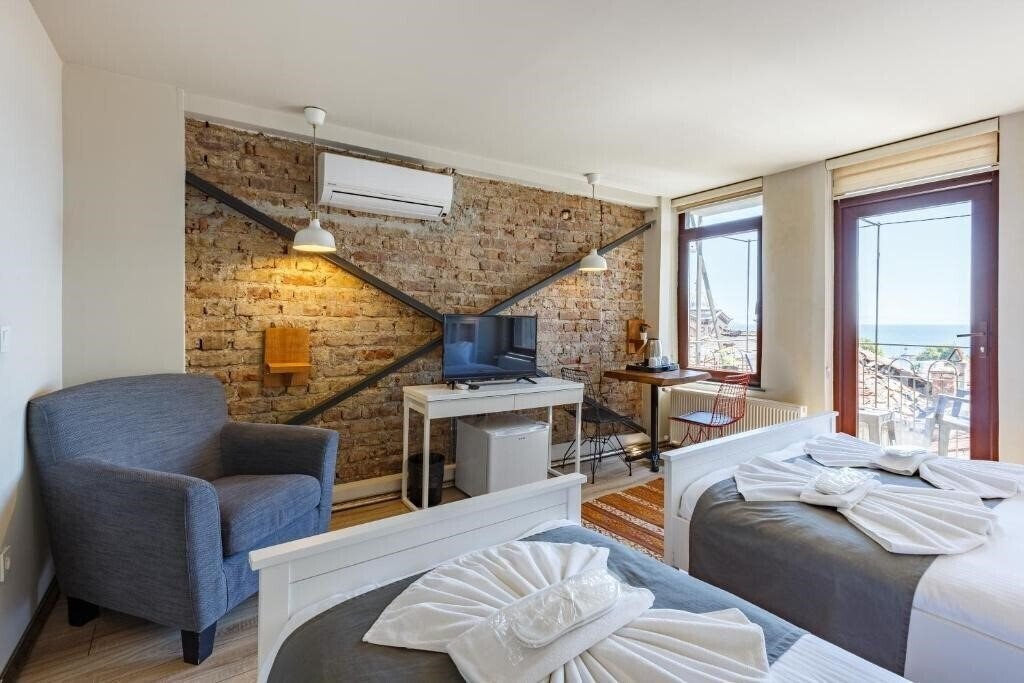 Территория Miro Mansion 3*