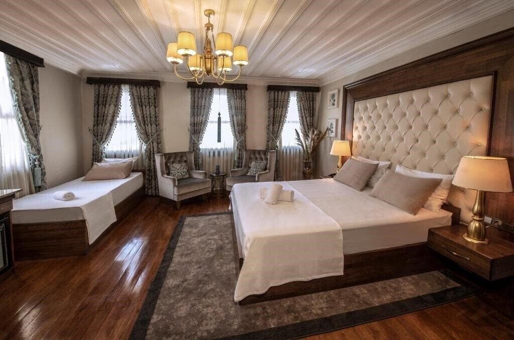 Отель Mezzo Hotel 1*
