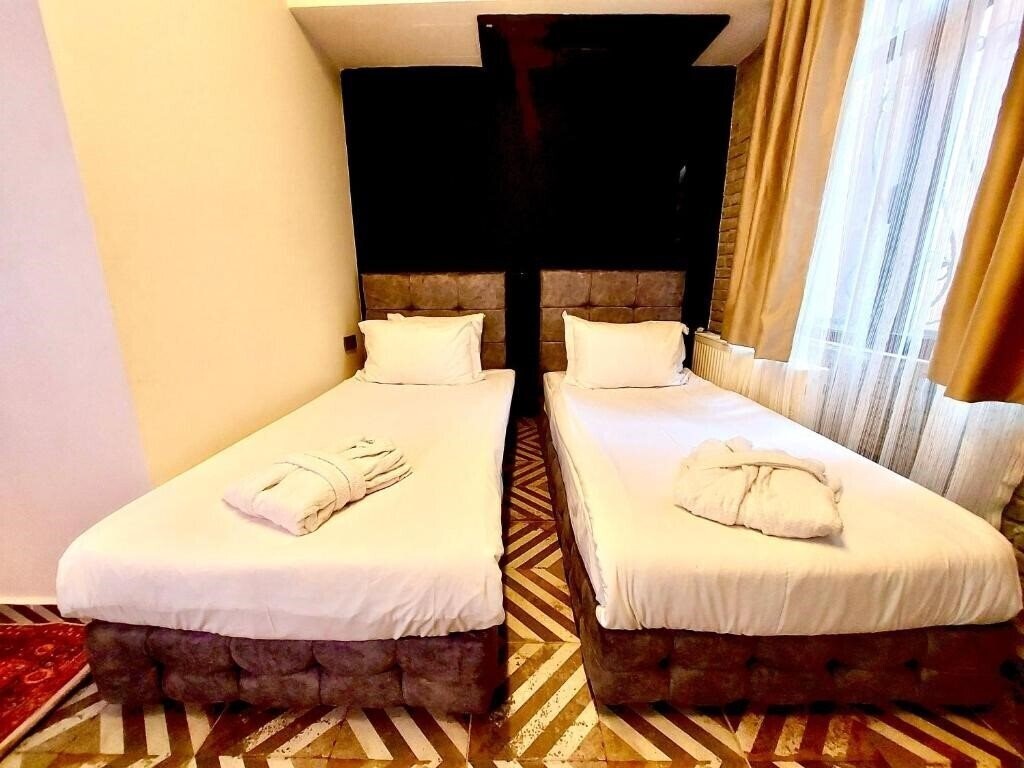 Территория Mates Port Hotel 4*