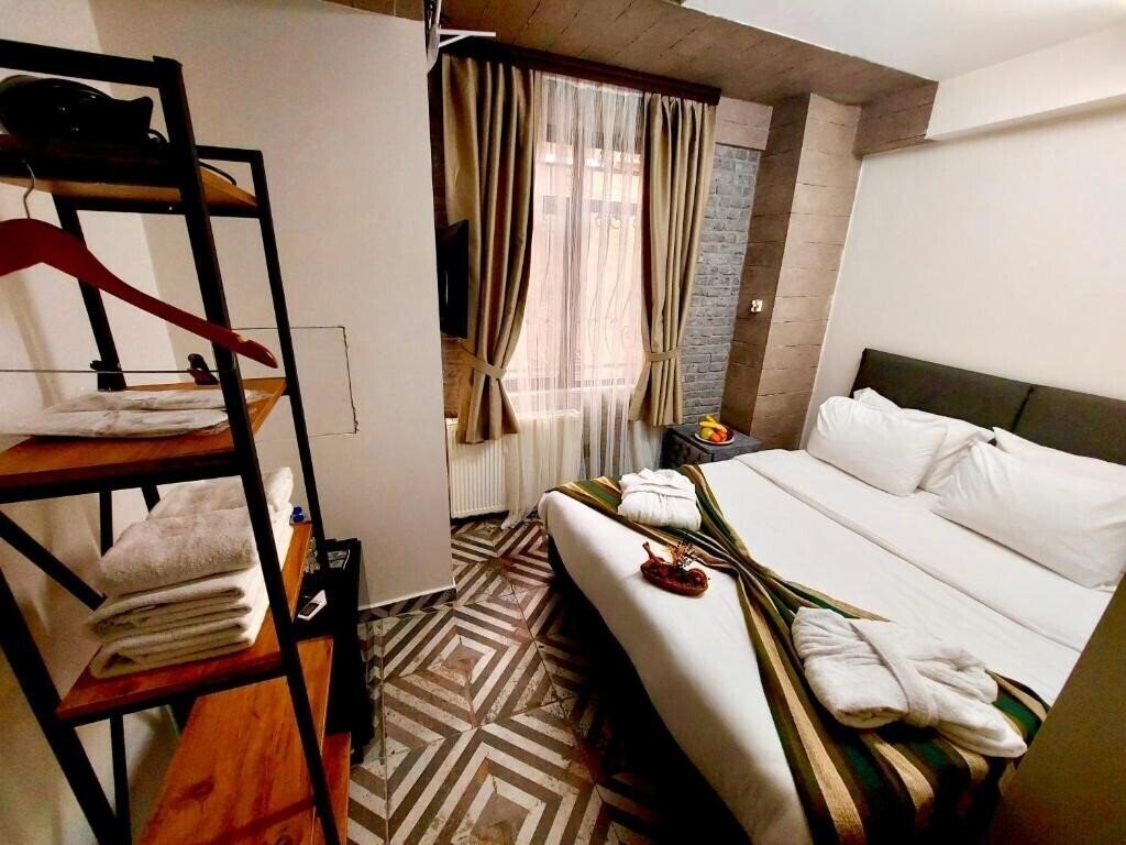 Отель Mates Port Hotel 4*