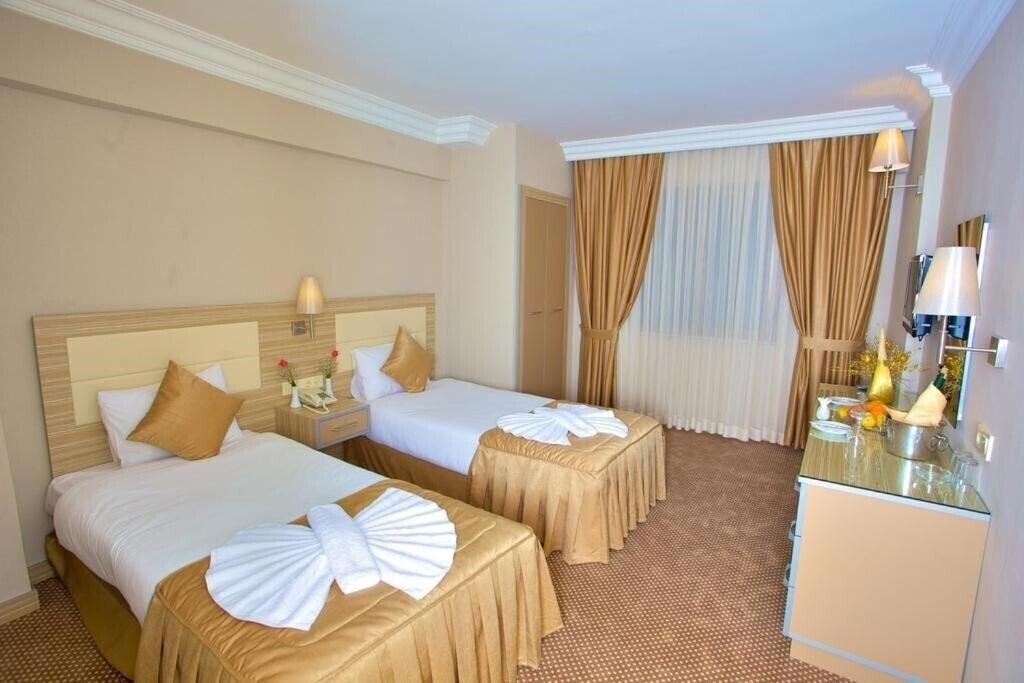 Отель New Emin Hotel 3*