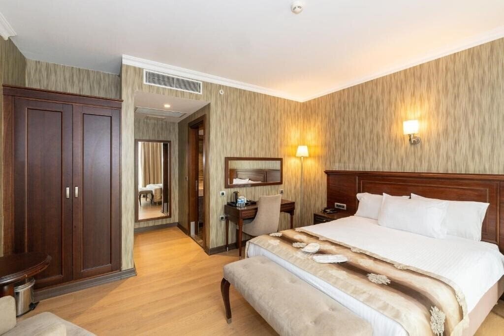 Вид Crestium Taksim Prive & SPA Hotel (ex. Nova Plaza Boutique Hotel & SPA) 4*