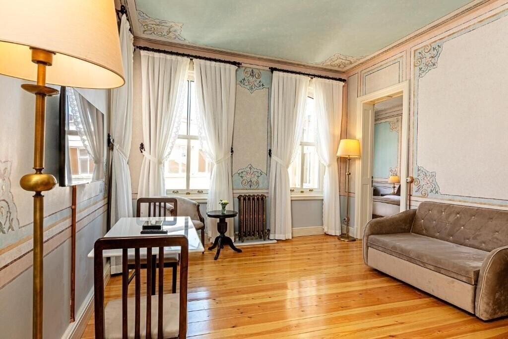 Панорама Meroddi Barnathan Hotel 3*