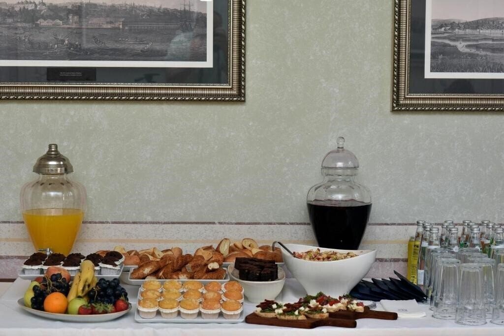 Вид Meroddi Barnathan Hotel 3*