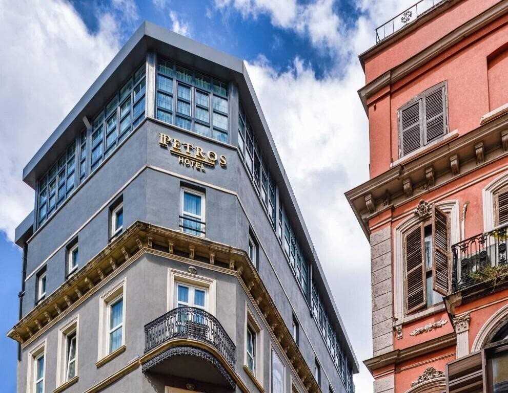 Территория Petros Hotel 3*