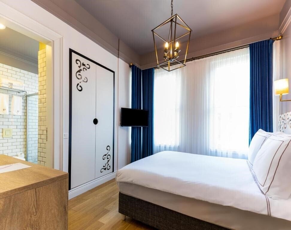 Фото Petros Hotel 3*