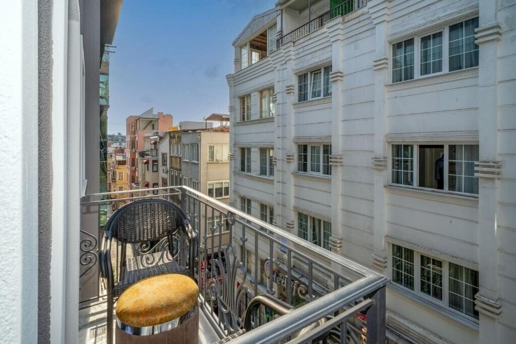 Вид Robin Hotel Istanbul 3*