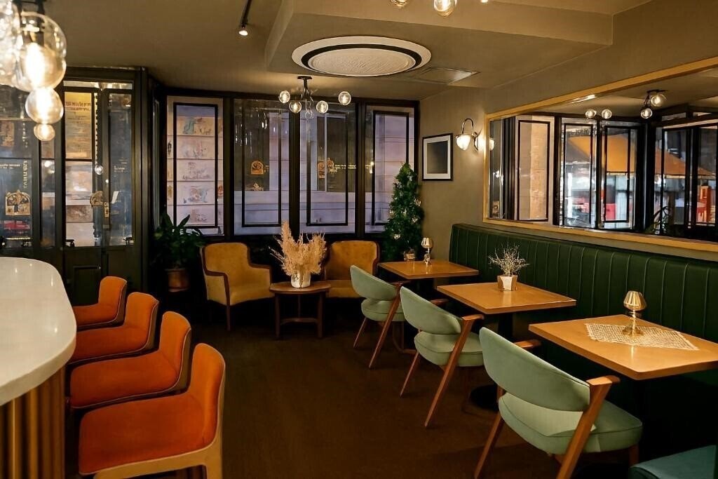 Вид Aleksandr Pera Hotel 4*