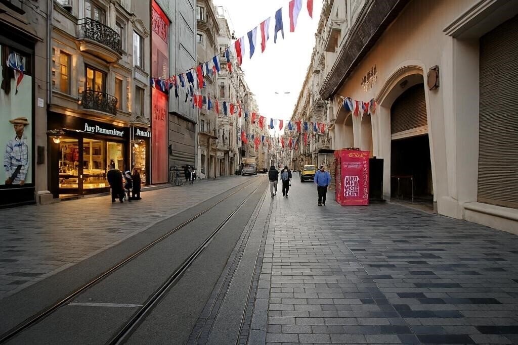 Территория Aleksandr Pera Hotel 4*