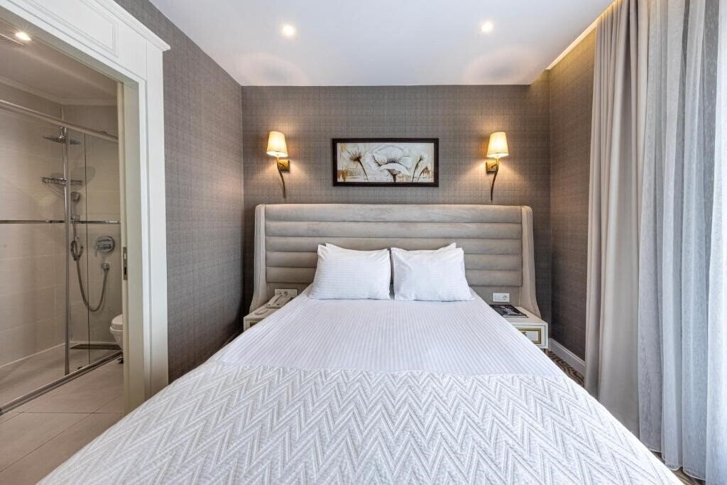 Территория Mr. Beyaz Boutique Hotel 2*