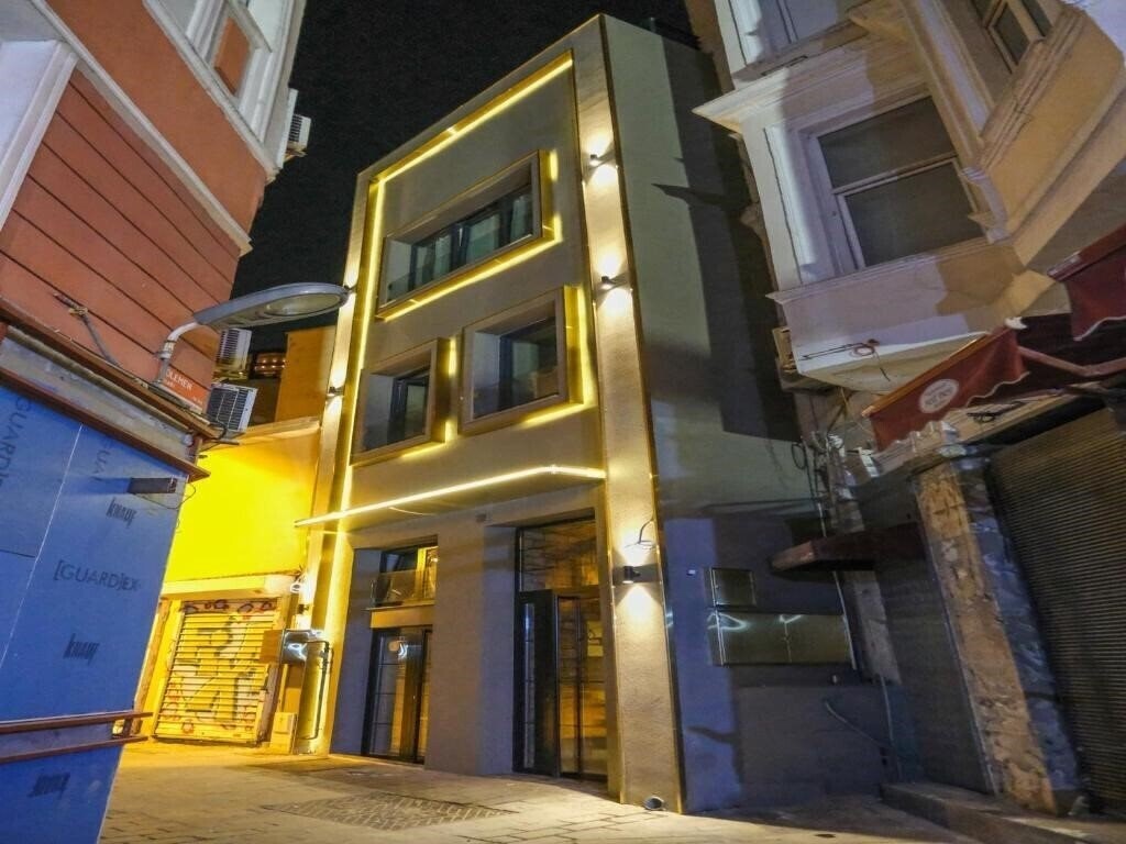 Вид Palazzo Suit Karakoy 3*