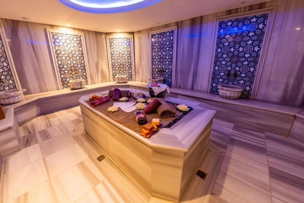 Територія Business Life Hotel & SPA Bakirkoy 3*