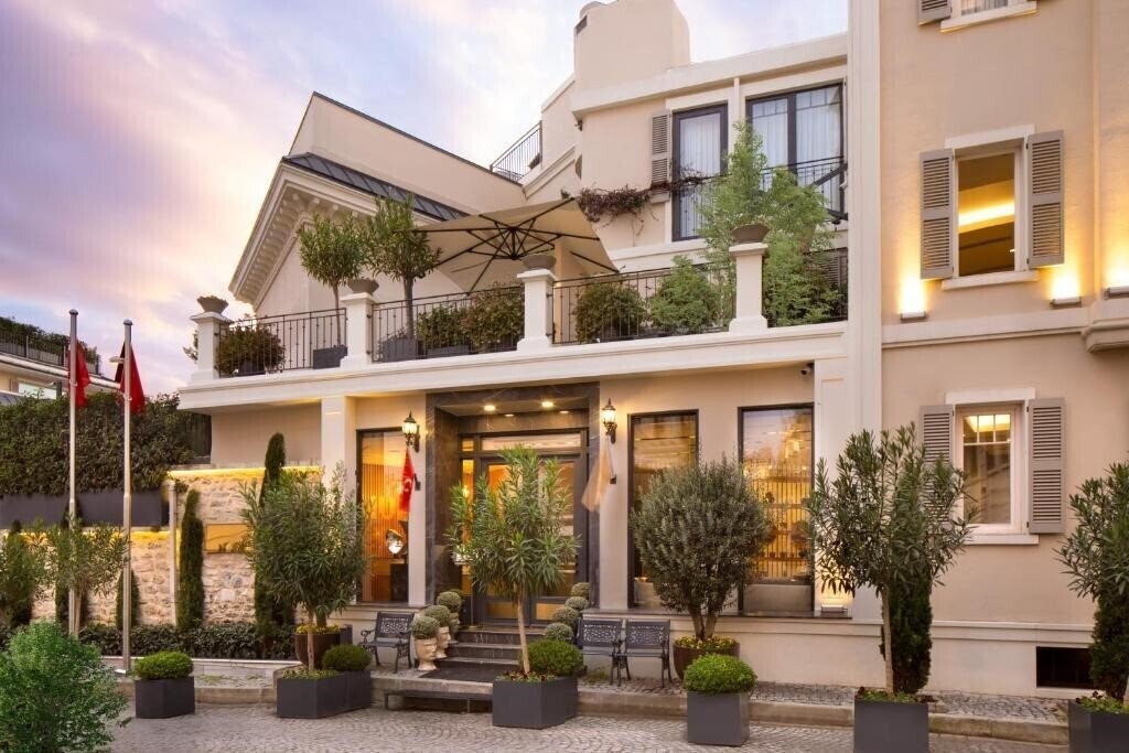 Панорама Me by Mula Hotel 4*