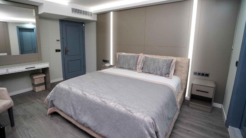 Територія Aura Marina Hotel 3*