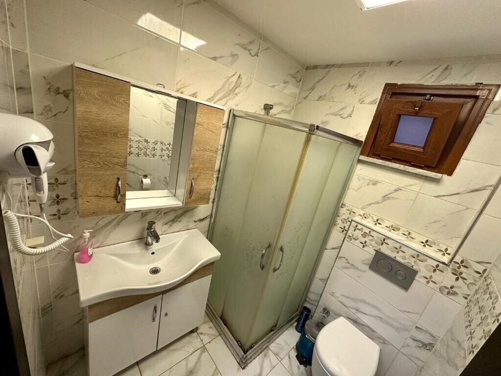 Изображение Camellia Hotel (ex. Camellia Hostel) 2*