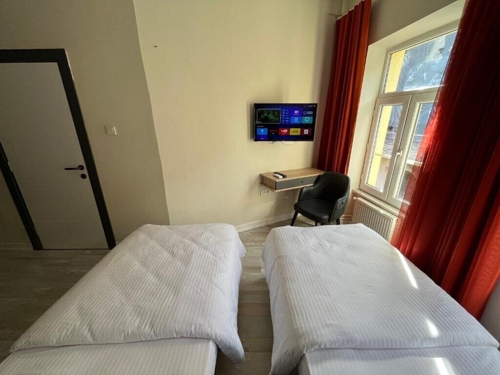 Территория Genoa Port Hotel 2*