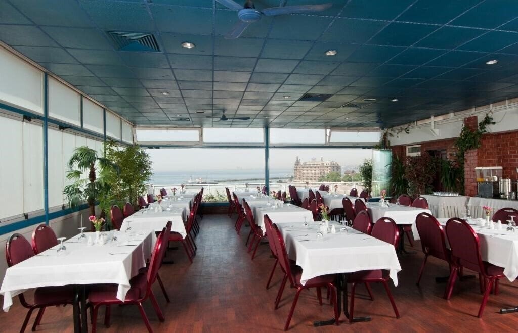 Картинка Rihtim Hotel (ex. Kadikoy Rihtim Hotel ) 3*