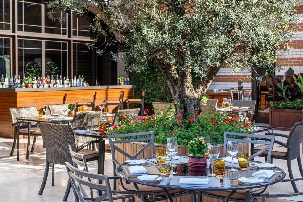 Панорама Divan Istanbul (ex. Divan Istanbul Hotel, Divan Hotel Istanbul, Divan Istanbul Hotel Taksim) 5*