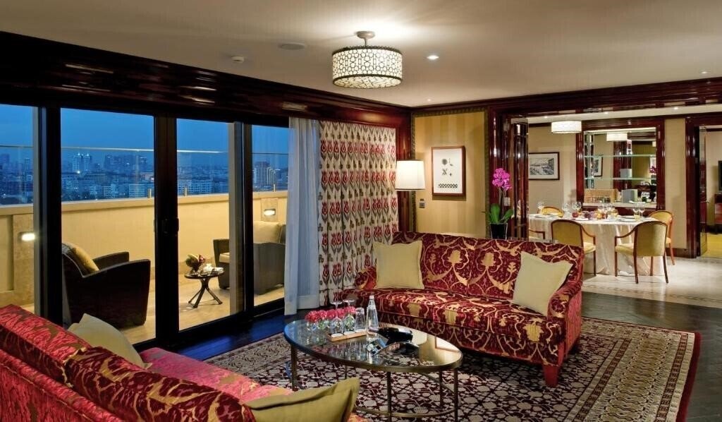 Территория Divan Istanbul (ex. Divan Istanbul Hotel, Divan Hotel Istanbul, Divan Istanbul Hotel Taksim) 5*