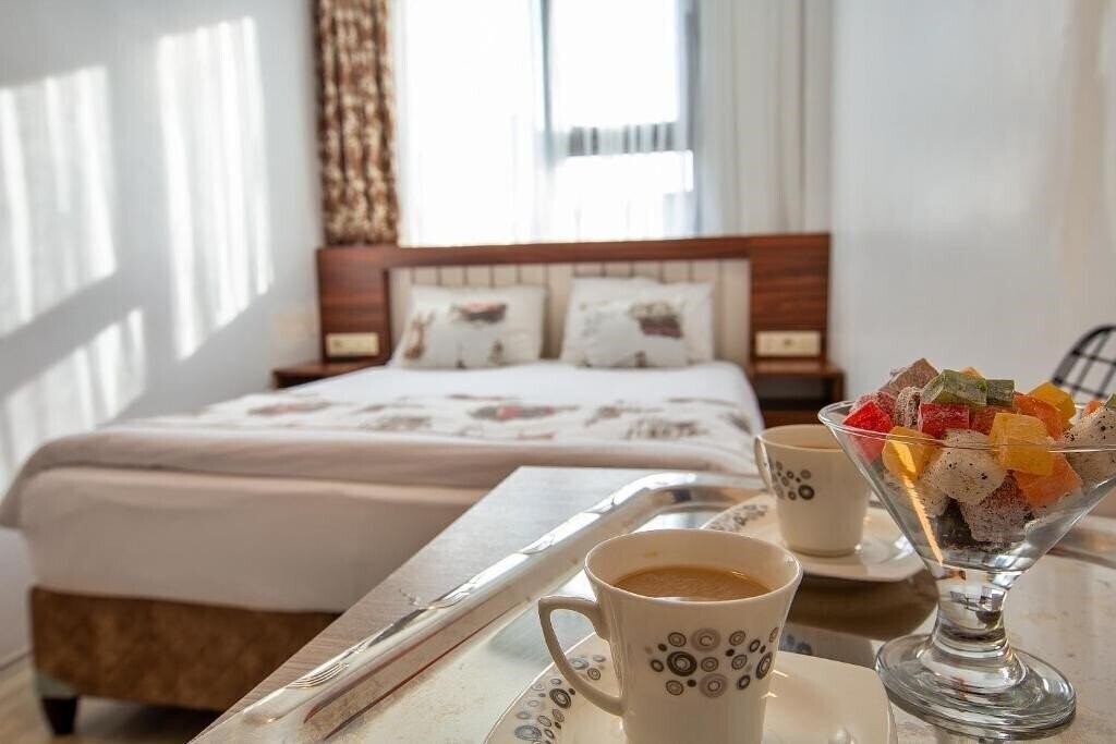 Отель Pera Sultan Suit 3*