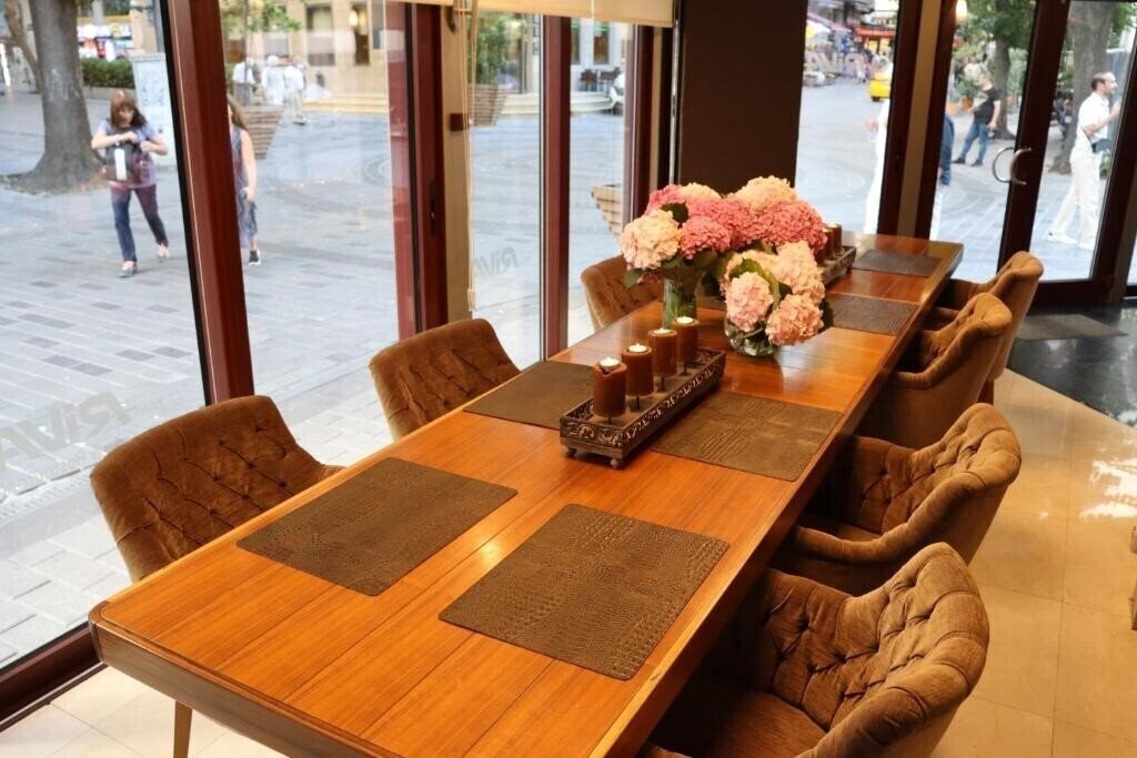 Панорама Riva Hotel Taksim 4*