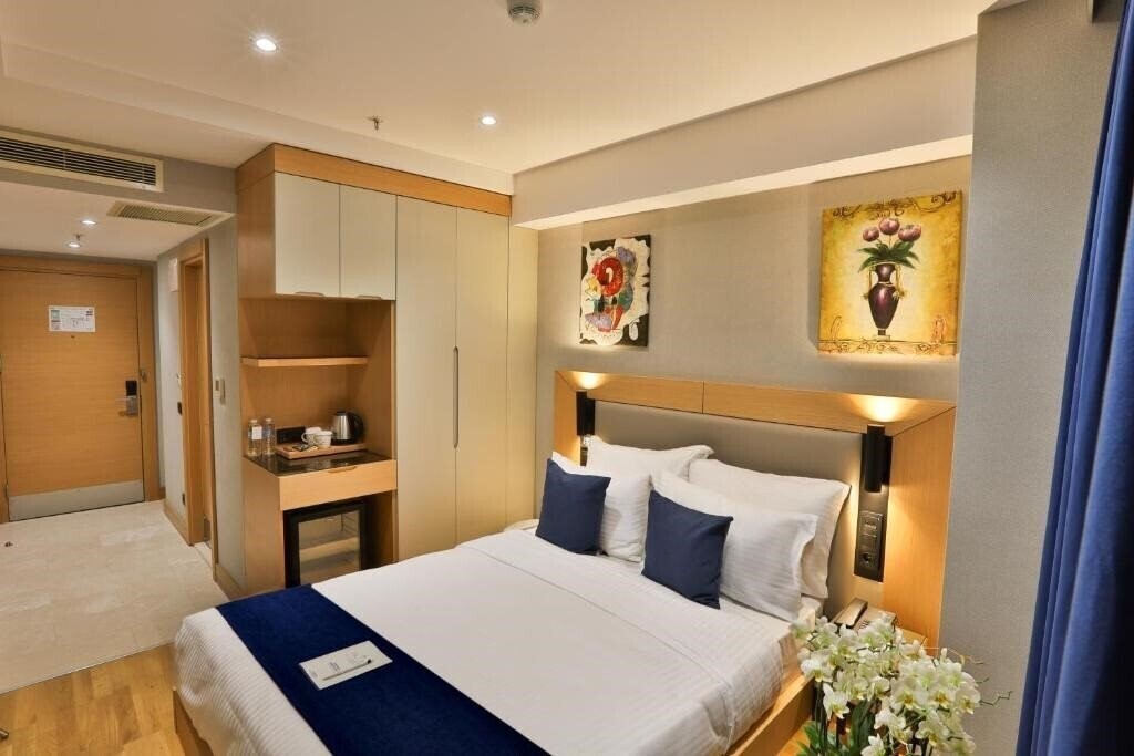 Территория Pera Star Hotel 4*