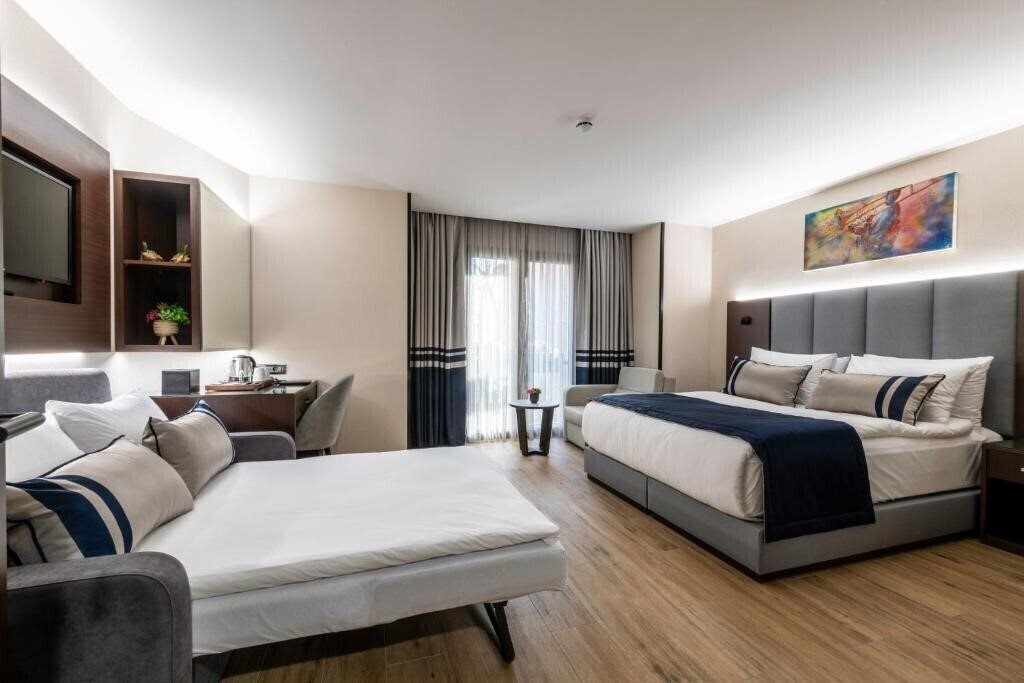 Апартаменти Aprilis Deluxe Hotel 4*