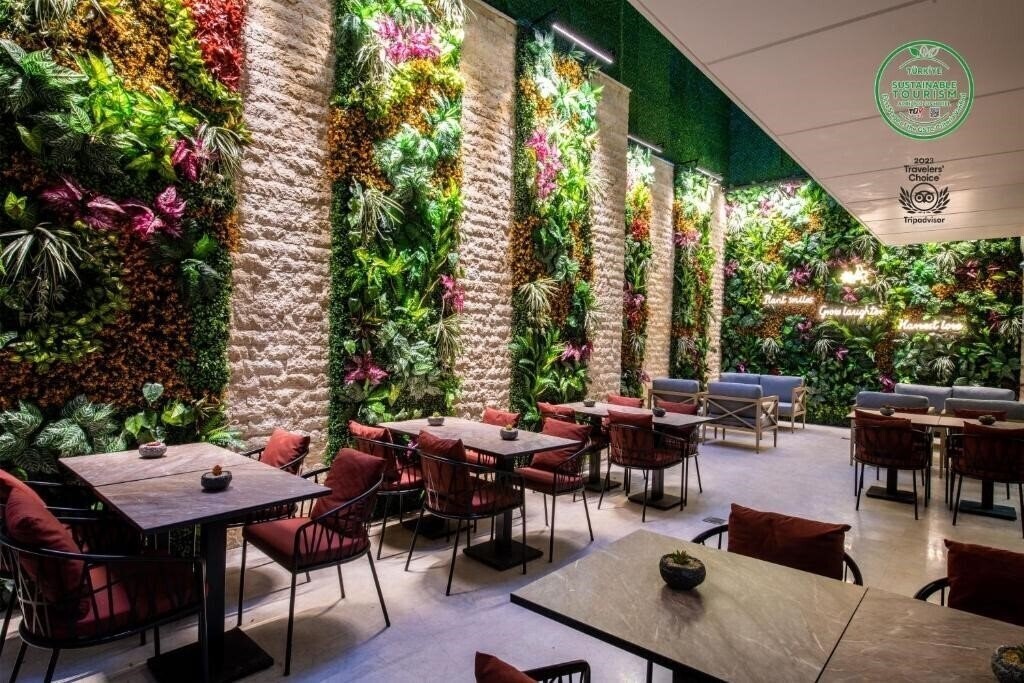 Вид Aprilis Deluxe Hotel 4*