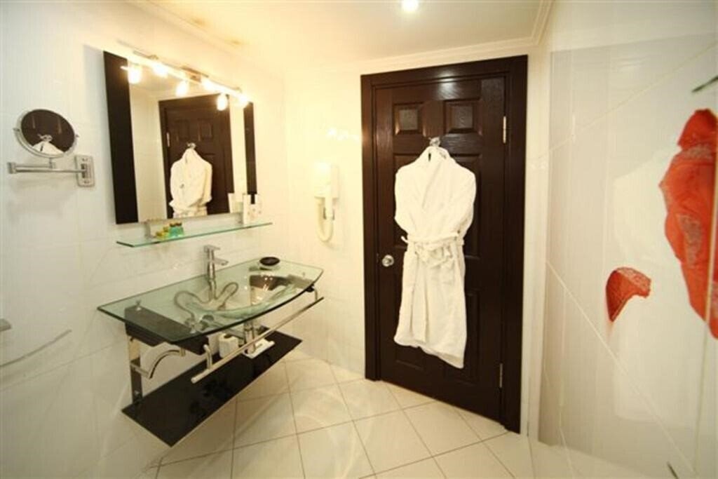 Апартаменты Cartoon Hotel 4*