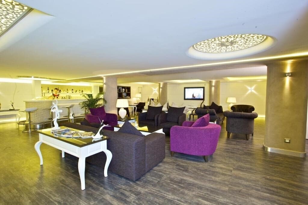 Панорама Monaco Hotel 3*