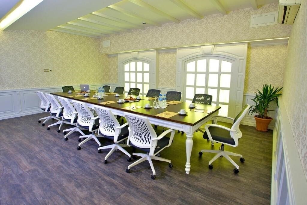 Вид Monaco Hotel 3*